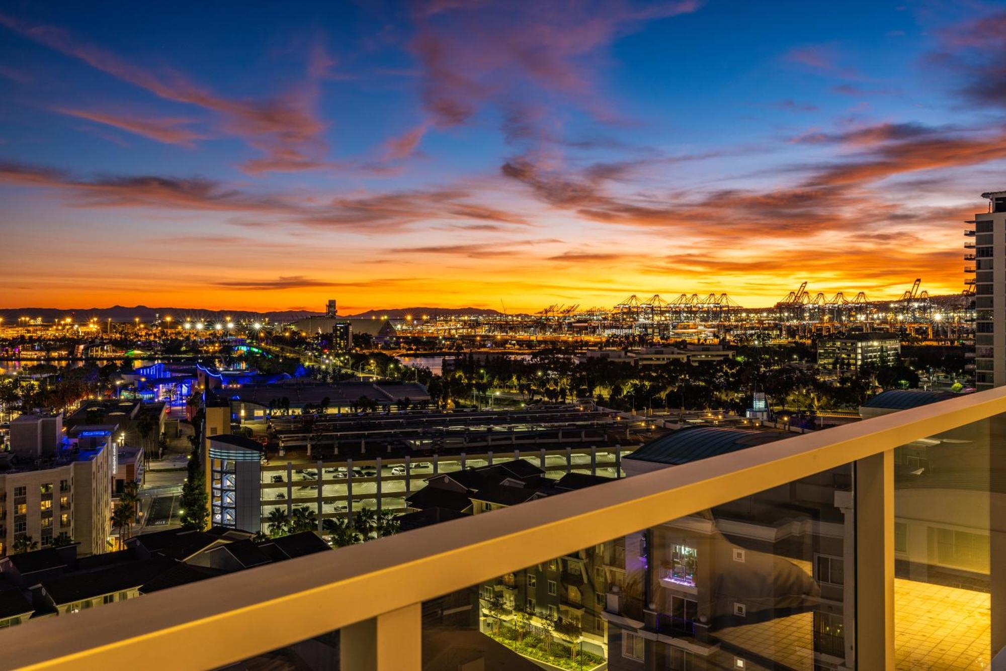 @ Marbella Lane - Penthouse W/ City & Ocean Views 长滩 外观 照片