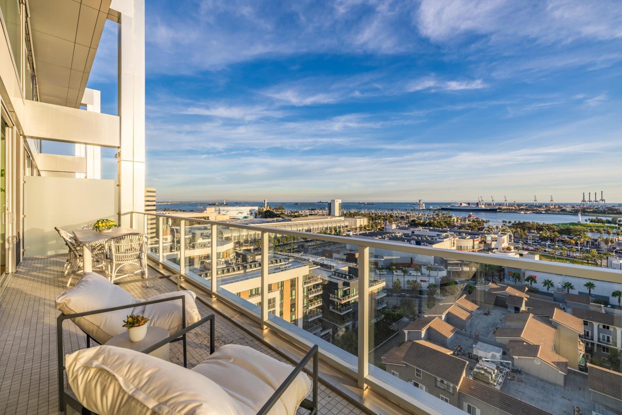 @ Marbella Lane - Penthouse W/ City & Ocean Views 长滩 外观 照片