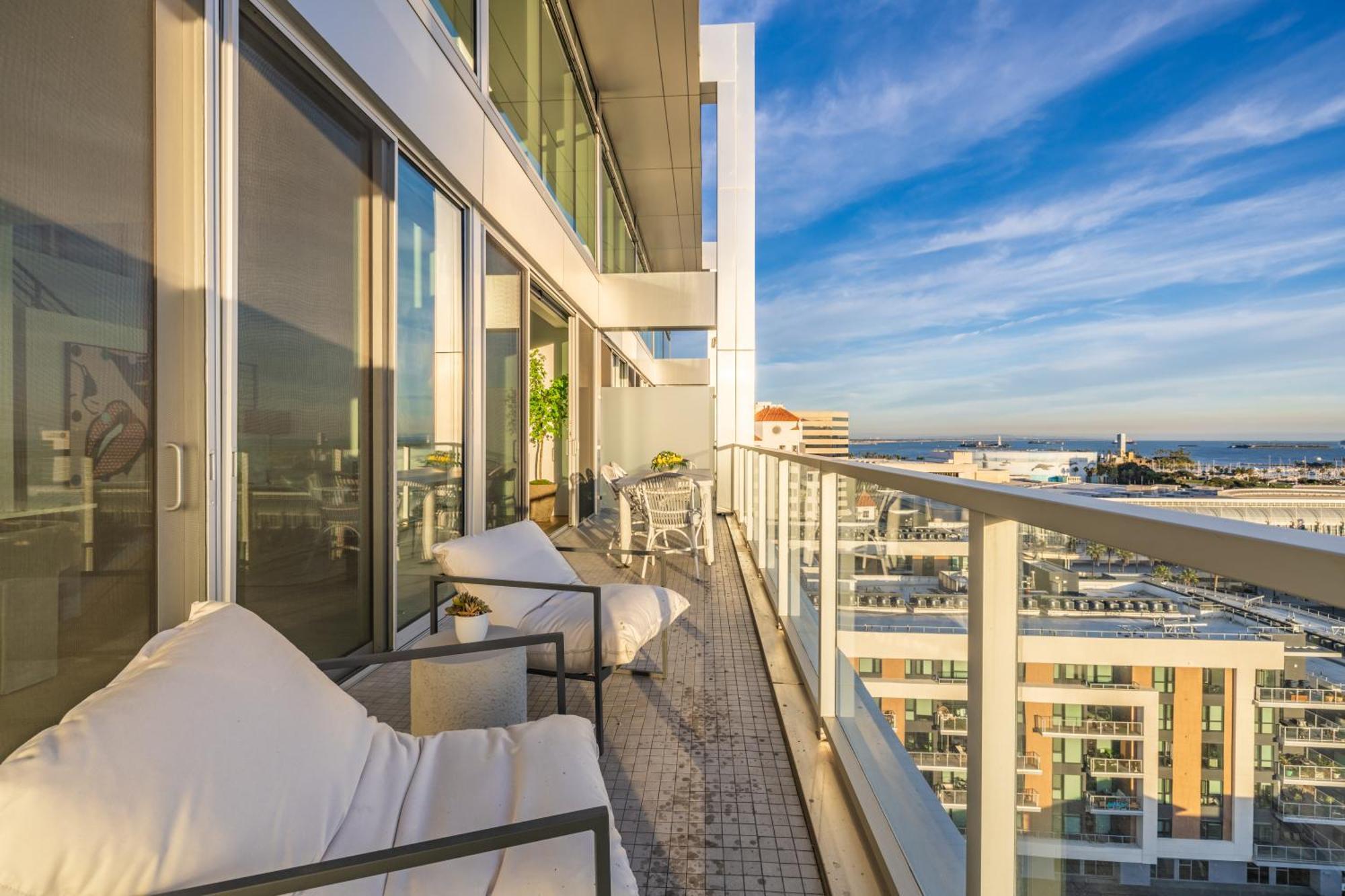 @ Marbella Lane - Penthouse W/ City & Ocean Views 长滩 外观 照片